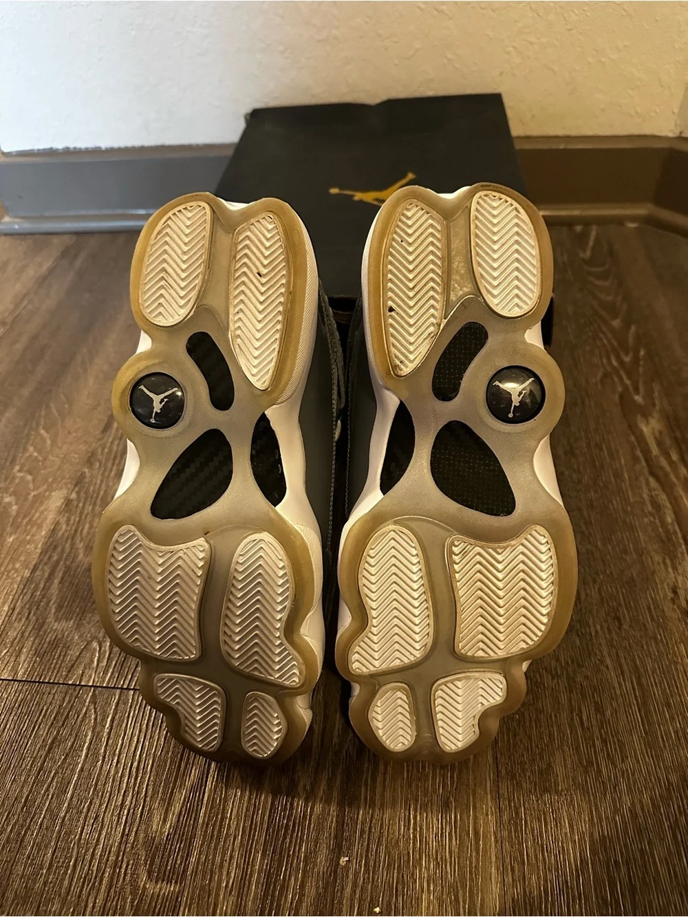 Jordan man 6 rings like new only worn once
